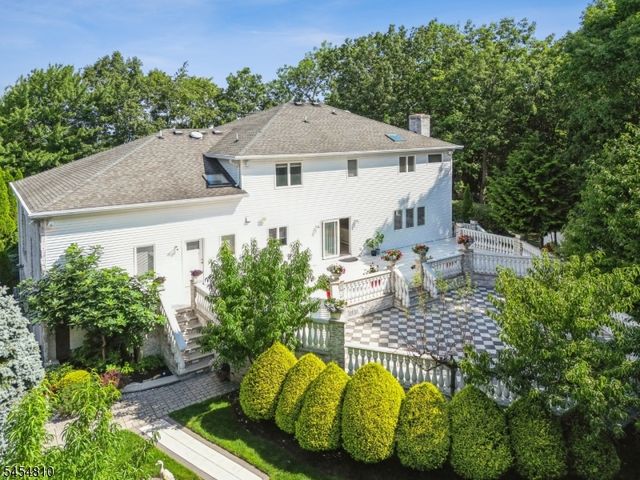 24 Emerson Rd, Parsippany-troy Hills Twp., NJ 07950