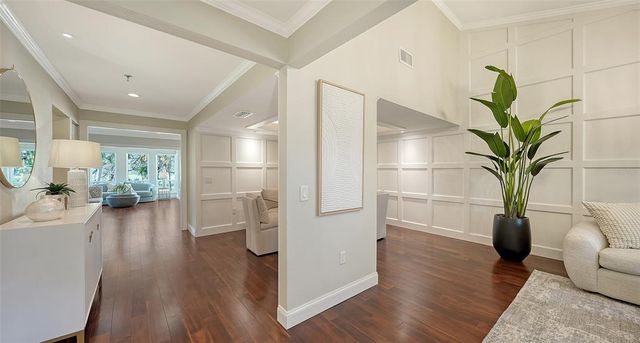 2195 HARBOURSIDE DRIVE 404, Longboat Key, FL 34228