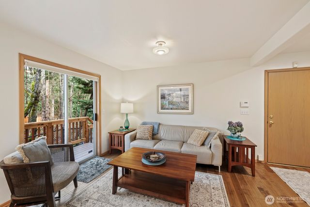 2710 NE 105th Street, Seattle, WA 98125