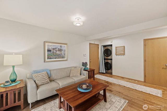 2710 NE 105th Street, Seattle, WA 98125