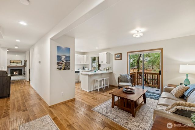 2710 NE 105th Street, Seattle, WA 98125