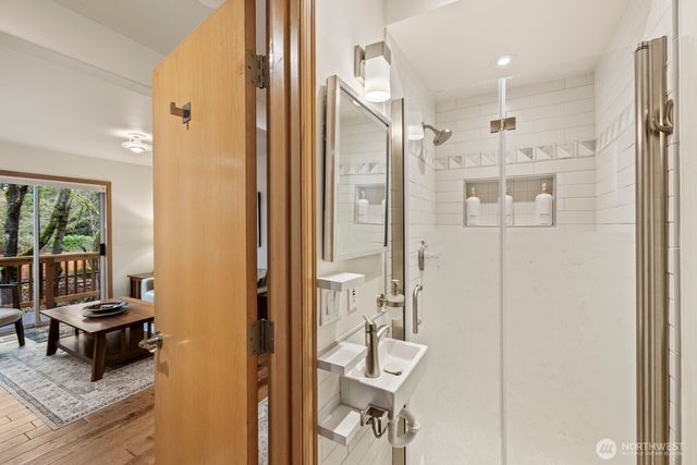 2710 NE 105th Street, Seattle, WA 98125