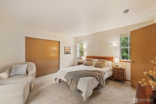 2710 NE 105th Street, Seattle, WA 98125