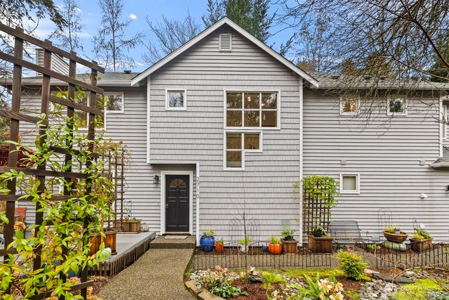 2710 NE 105th Street, Seattle, WA 98125