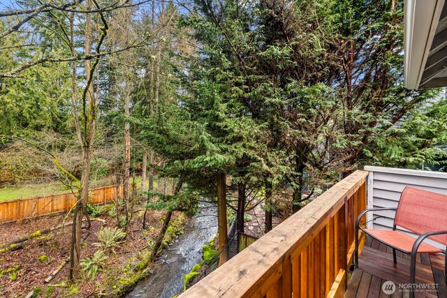 2710 NE 105th Street, Seattle, WA 98125