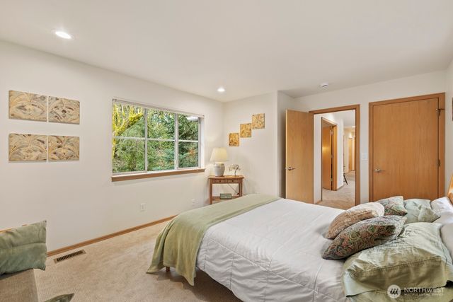 2710 NE 105th Street, Seattle, WA 98125