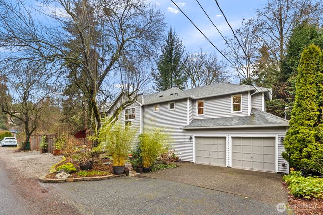 2710 NE 105th Street, Seattle, WA 98125