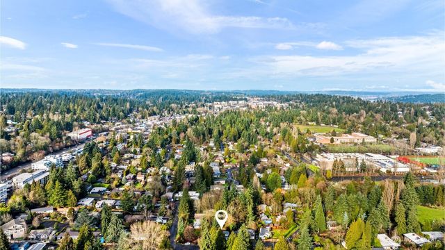 2710 NE 105th Street, Seattle, WA 98125