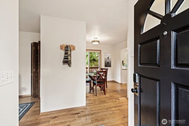 2710 NE 105th Street, Seattle, WA 98125