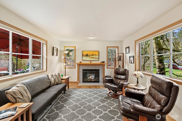 2710 NE 105th Street, Seattle, WA 98125