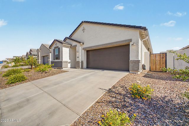 1881 W STANTON Avenue, Apache Junction, AZ 85120