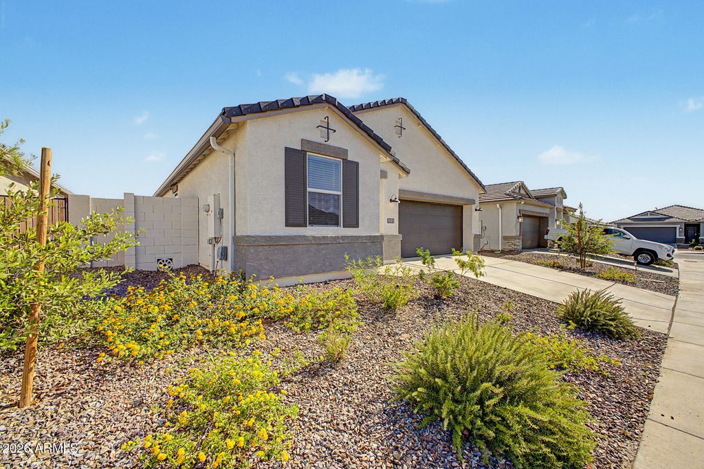 1881 W STANTON Avenue, Apache Junction, AZ 85120 — photo 4