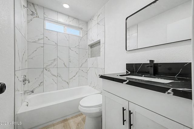 1703 W CARTER Road, Phoenix, AZ 85041