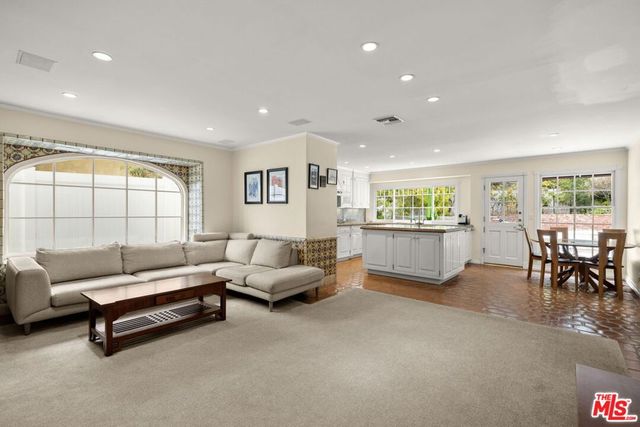 2528 La Condesa Drive, Los Angeles, CA 90049