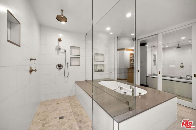 2528 La Condesa Drive, Los Angeles, CA 90049