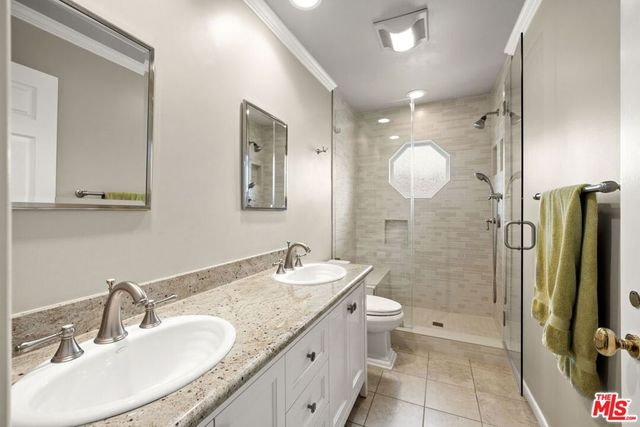 2528 La Condesa Drive, Los Angeles, CA 90049