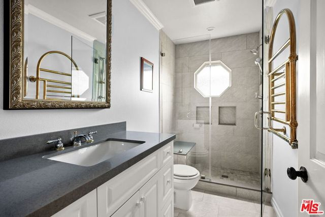 2528 La Condesa Drive, Los Angeles, CA 90049