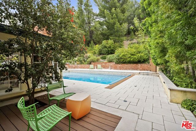 2528 La Condesa Drive, Los Angeles, CA 90049