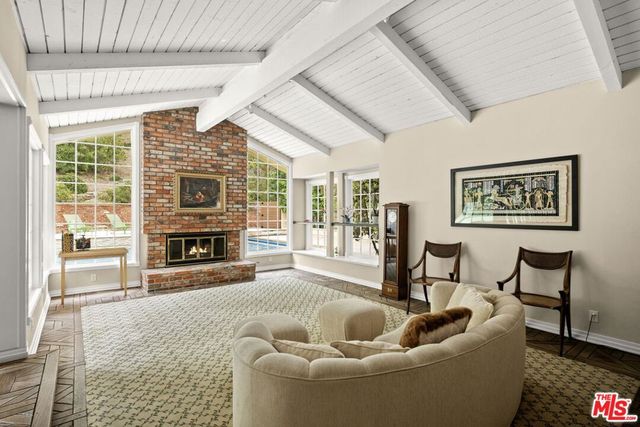 2528 La Condesa Drive, Los Angeles, CA 90049