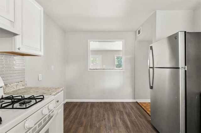 220 Opal Drive, Roswell, GA 30075