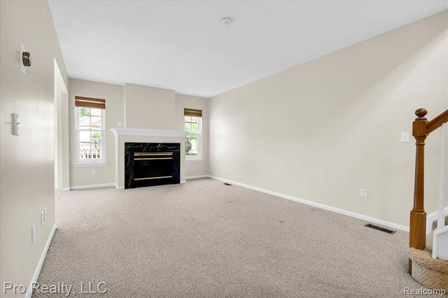 4000 Hunters Circle 137, Canton, MI 48188