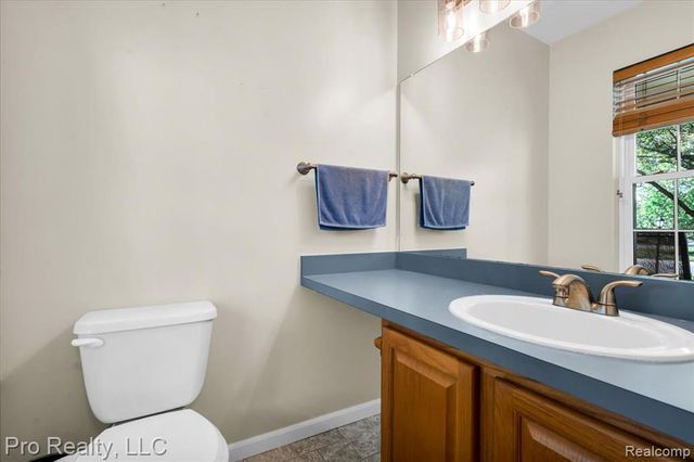 4000 Hunters Circle 137, Canton, MI 48188