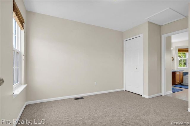 4000 Hunters Circle 137, Canton, MI 48188