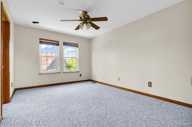 4000 Hunters Circle 137, Canton, MI 48188