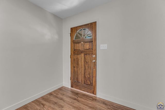 2806 SW Maupin LN, Topeka, KS 66614