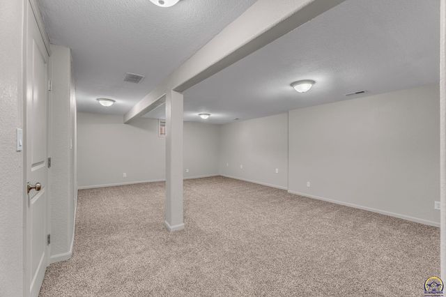 2806 SW Maupin LN, Topeka, KS 66614