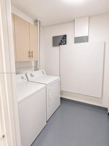 800 NE 2nd Ct, Hallandale Beach, FL 33009