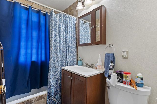 3118 W Fairmount AVENUE, Milwaukee, WI 53209
