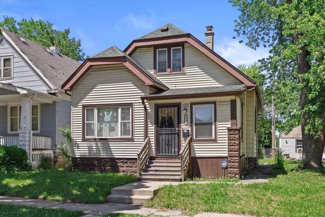 3118 W Fairmount AVENUE, Milwaukee, WI 53209