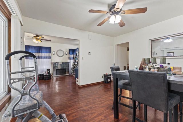 3118 W Fairmount AVENUE, Milwaukee, WI 53209