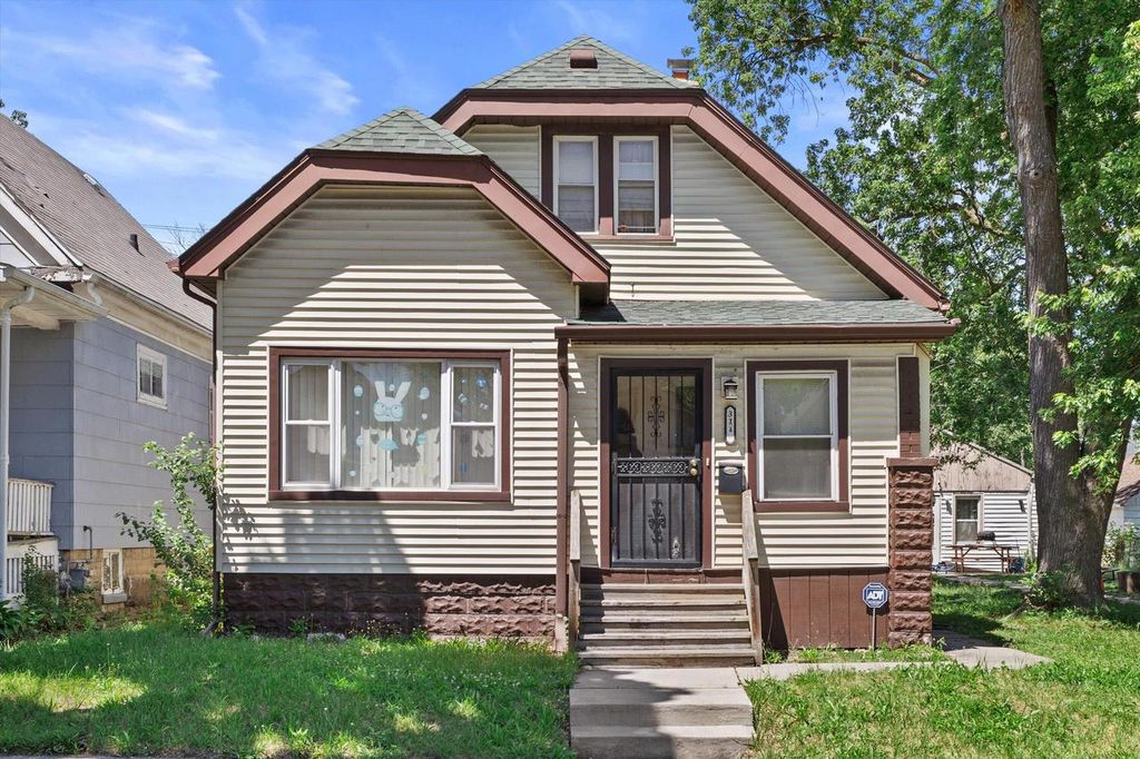 3118 W Fairmount AVENUE, Milwaukee, WI 53209