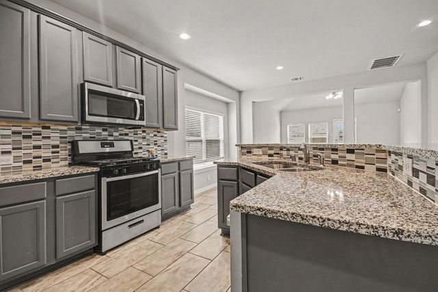 110 Kelly Street, Angleton, TX 77515