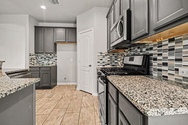 110 Kelly Street, Angleton, TX 77515