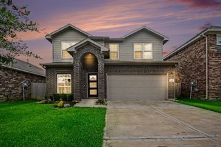 110 Kelly Street, Angleton, TX 77515