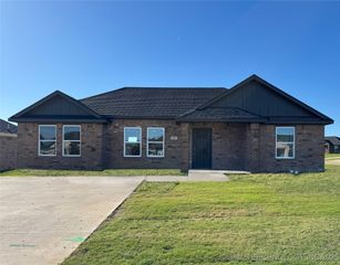 515 Sweet Pea Lane, Madill, OK 73446