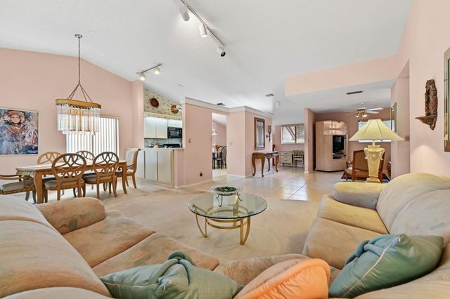 10851 Palm Lake Avenue 202, Boynton Beach, FL 33437