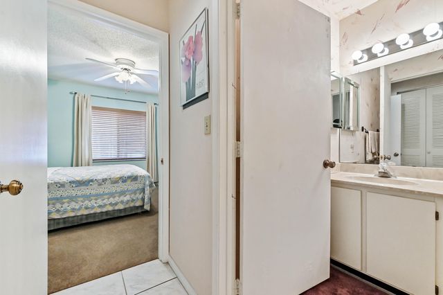 10851 Palm Lake Avenue 202, Boynton Beach, FL 33437