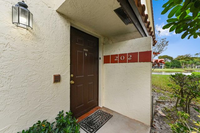 10851 Palm Lake Avenue 202, Boynton Beach, FL 33437