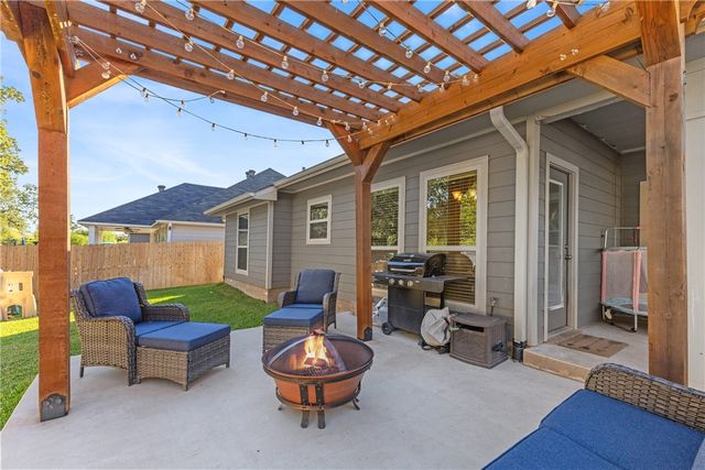 2016 Dumfries Drive, Bryan, TX 77807