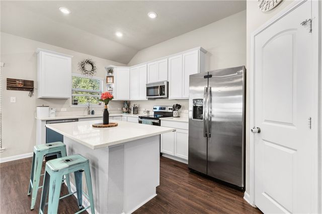 2016 Dumfries Drive, Bryan, TX 77807