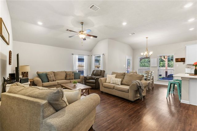 2016 Dumfries Drive, Bryan, TX 77807