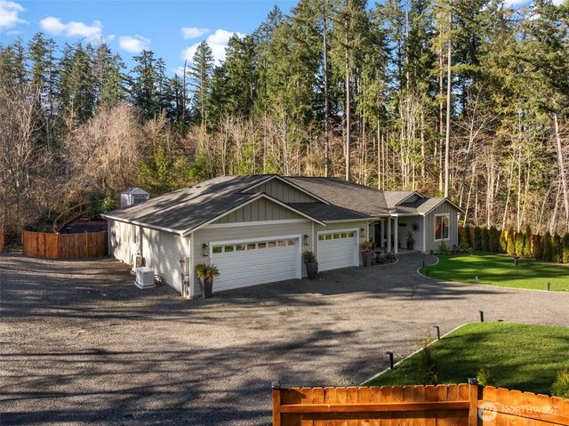 910 11th Avenue, Fox Island, WA 98333