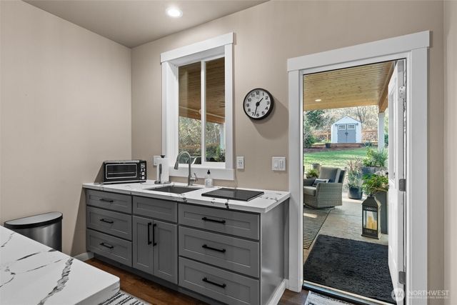 910 11th Avenue, Fox Island, WA 98333