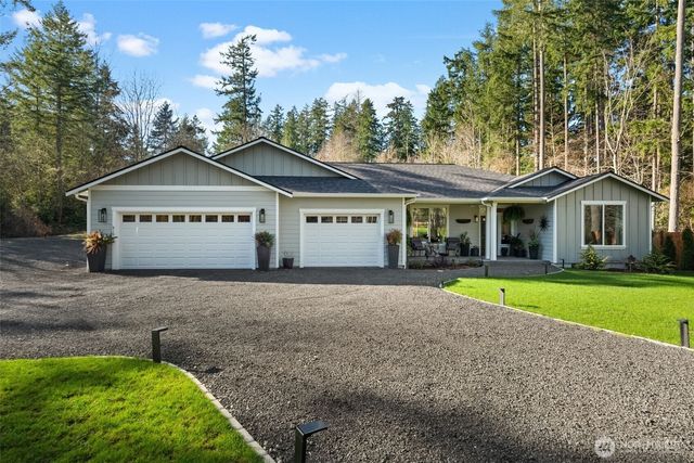 910 11th Avenue, Fox Island, WA 98333