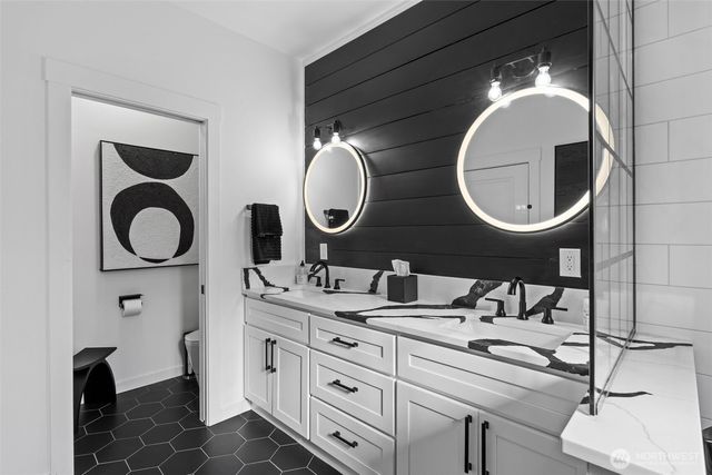 910 11th Avenue, Fox Island, WA 98333