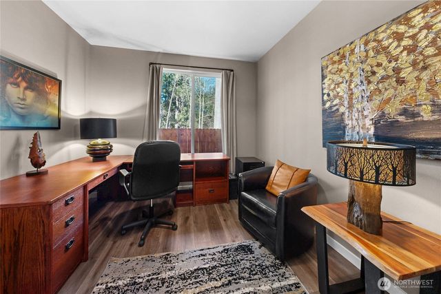 910 11th Avenue, Fox Island, WA 98333